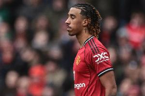 记者：约罗训练中遭遇轻伤，曼联认为他不会伤缺太长时间 - 资讯配图