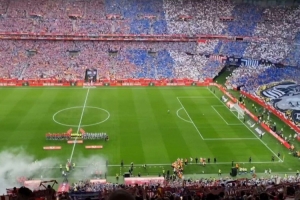 世体：国王杯决赛之前播放西班牙国歌，遭遇部分球迷的嘘声 - 资讯配图