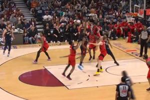 哈登突破抛投命中 季后赛得分超越拉里·伯德升至历史第13位！ - 资讯配图