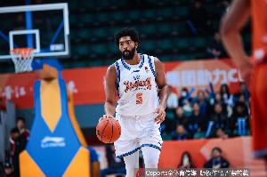 火力全开！劳森半场9中7砍最高20分外加6板 三分5中4 - 资讯配图