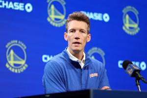ESPN:邓利维已和勇士续约 任职期间得到老板及球队核心成员认可 - 资讯配图