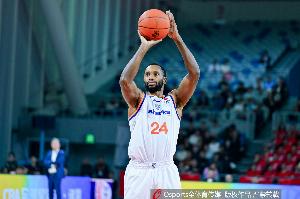手刃旧主！弗格16投10中轰全场最高31分外加7助3断 三分11中6 - 资讯配图