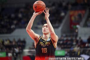 效率很高！蒋浩然半场11分钟6中5贡献10分 另有3板2助 - 资讯配图