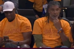 文班亚马季后赛首秀：传承开始 - 资讯配图