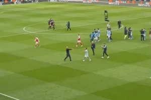 瓜迪奥拉赛后呼吁球迷为B席鼓掌，球员将在今夏离队 - 资讯配图