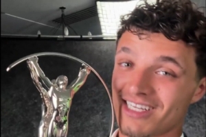 诺里斯获奖感言：这是个珍贵的奖项，想把它放在世界冠军奖杯旁 - 资讯配图