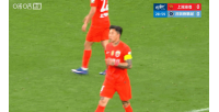 王燊超无法坚持后伤退，张琳芃替补登场 - 资讯配图