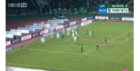 浙江1-0津门虎!米特里策小角度任意球偷近角,闫炳良扑救不及 - 资讯配图