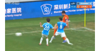 克雷桑梅开二度!谢文能助攻克雷桑推射破门,泰山客场2-0新鹏城 - 资讯配图